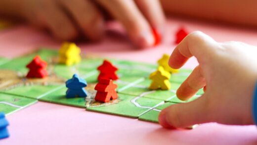 Gry dla dzieci 6 lat: planszówki na naukę czytania i liczenia